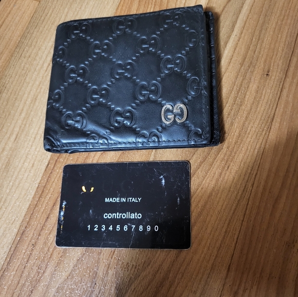 Authentic Gucci signature wallet - Picture 2 of 14